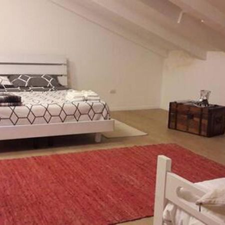 La Casetta Ferrara B&B ภายนอก รูปภาพ