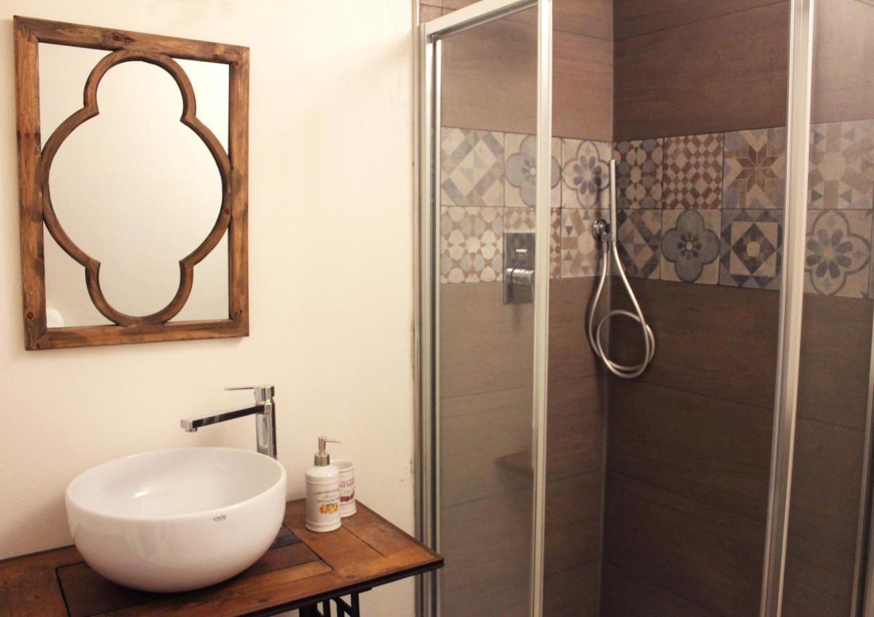 La Casetta Ferrara B&B ภายนอก รูปภาพ