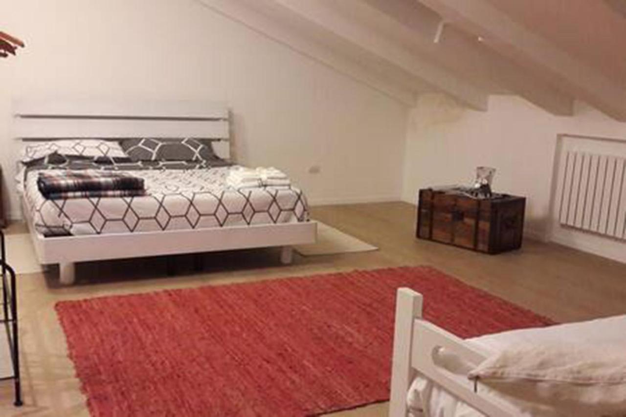 La Casetta Ferrara B&B ภายนอก รูปภาพ
